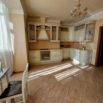 Вячеслава Чорновола вул., 25