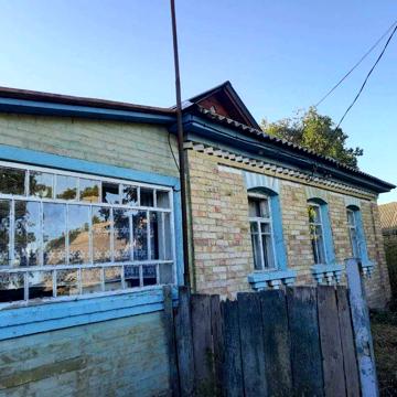 Біля води, Ясногородка, цегляний будинок  114 кв.м з ділянкою 30 соток