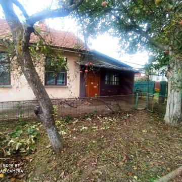 Продається квартира у півособняку