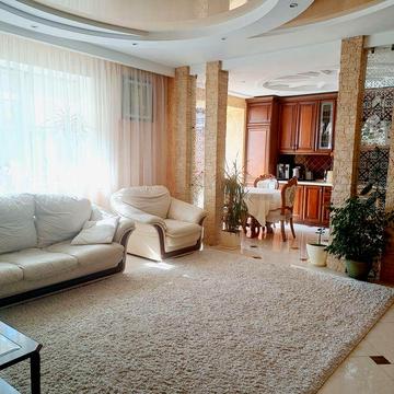 3к квартира в центрі міста з А/О