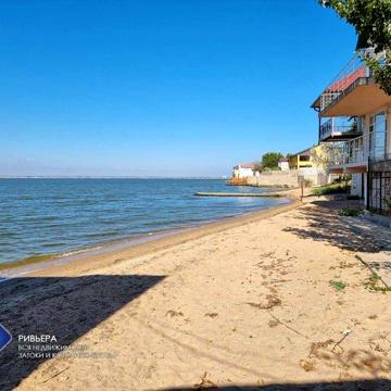 Продам дачу на берегу лимана. Идеально для рыбаков или серфингистов.