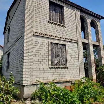 (13/1А) Продам участок с капитальной 2х этажной коробкой.