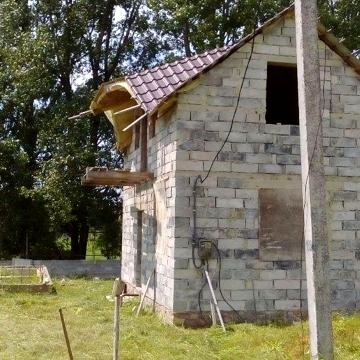 Незакінчений будинок