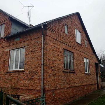 Продам будинок у Сокалі в гарному місці біля Бугу на ділянці 10 соток