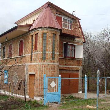 Дом в Магдалиновском районе.