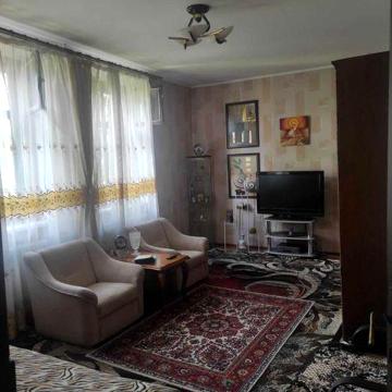Продається 2 кімнатна сталінка в парковій зоні