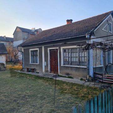Продам житловий будинок.