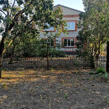 Продаю двоповерховий будинок по вул. Шепетівська Довгинцівський район.