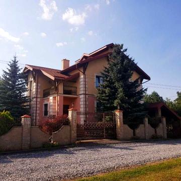 Родинний будинок для комфортного життя в м. Пустомити 9 км від Львова
