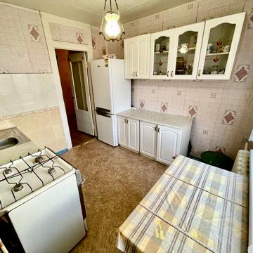 Продаж квартири на Космонавтів