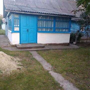 Будинок в затишному селі