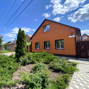 Героїв-земляків вул., 15