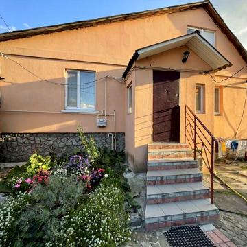 Продаж будинку 115 кв. м. На 4 сотках Голосіївський р-., Чапаєвка