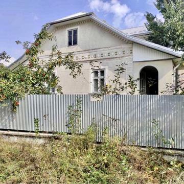 Продається добротний цегляний будинок. Чортків