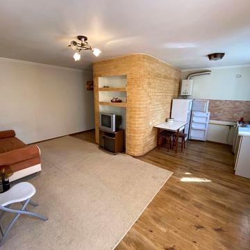 Продаю 2к студию на Соборной/проспект