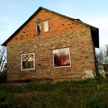 Будинок на кордоні з Польщею центр села 57 сот. землі