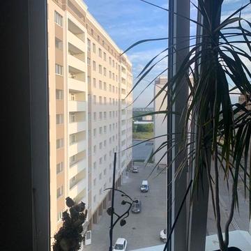 Продається чудова однокімнатна квартира, на Озерній. Рауш.