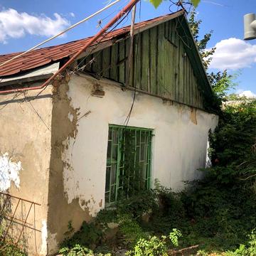 Продаю участок с домиком в центре