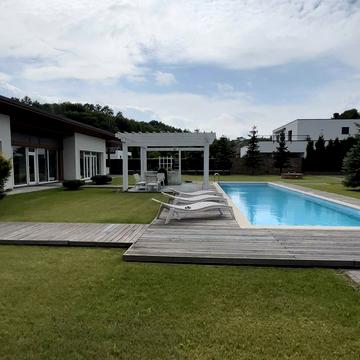 Виноградна вул., 14