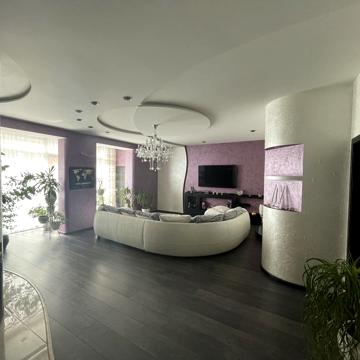 Продам квартиру 162 м.кв, ул.Героев Крут