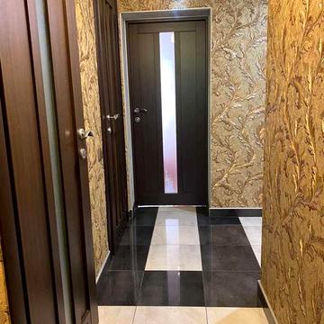 Продається трьохкімнатна квартира в районі Південно-Захід.
