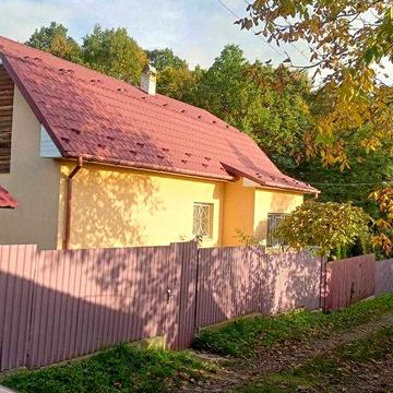 Цегляний дачний будинок 4 кімнати
130 000 $