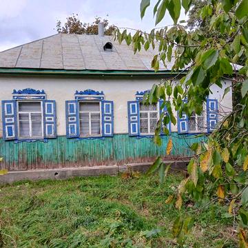 Продам пів будинку (40,4 м2) із наділом (12,5 соток). С. Кобижча