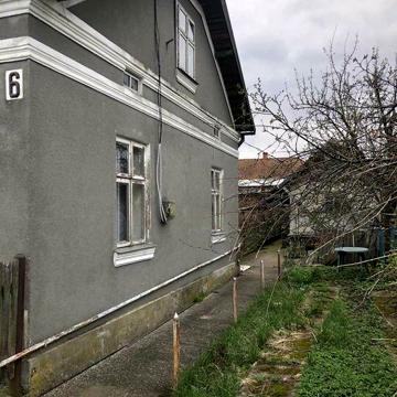 Продаж  житлового будинку з літньою кухнею