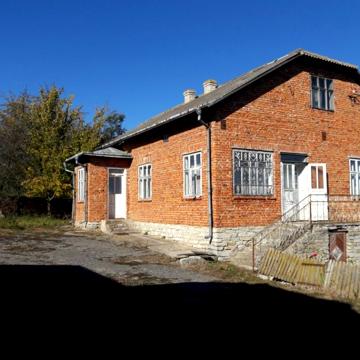 Продам будинок з зем.ділянкою