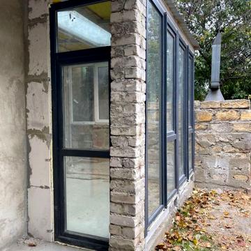 ПРОДАМ 2-х комнатную квартиру Одесса Недалеко от Центра