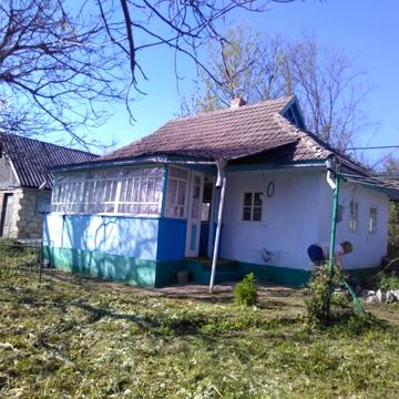 Продам будинок з приватизованою землею