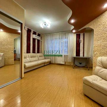 Продаж 2-х кімнатної квартири, вул. Вишгородська 48-Б, ТЦ Ретровіль
