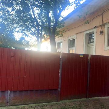 Продаж будинку в історичній частині Ужгорода, придатного під комерцію