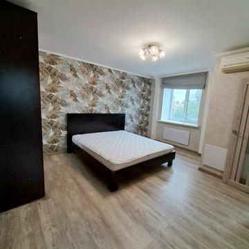 Перемоги просп., 18