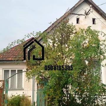 Продається будинок з великим земельний участок