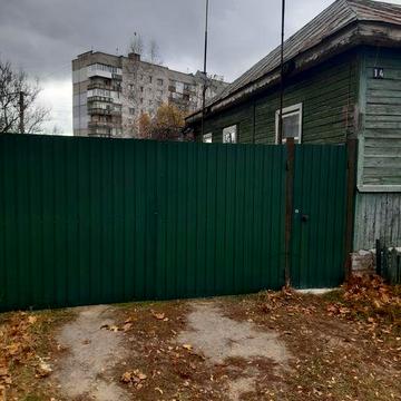 Продается два древянных дома и два участка вместе  в р-оне МЖК