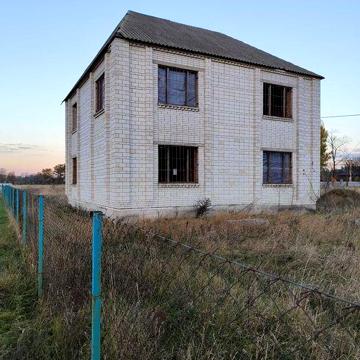 недобудований будинок у с.Іванків