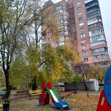 Москалівська вул. (Жовтневої Революції), 9