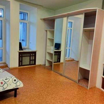 Продам 3 комнатную квартиру на Искусств ,5 .Центр.
