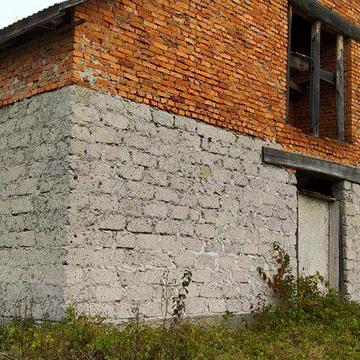 Будинок в селі Іза