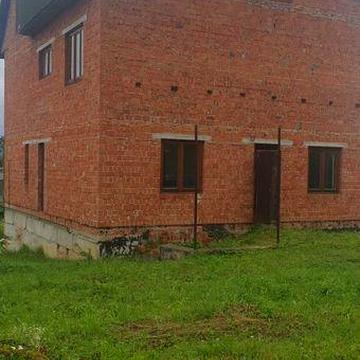 Продам будинок у р-н Підгірки,можливий обмін на квартиру або машину кв