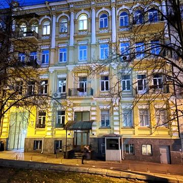 Антоновича вул. (Горького), 15