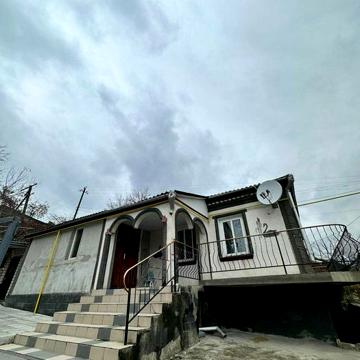 Чудовий будинок в центрі м,Шарогород