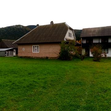 Будинок біля річки в с .Синевир Закарпаття