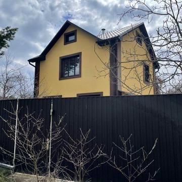 Продається дачний будинок на березі Канівського водосховища