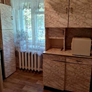 Продається однокімнатна квартира в зручному спальному райні Ракове.