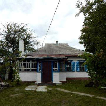 Продається будинок в с.Броварки. Знаходиться в 124км від Київа