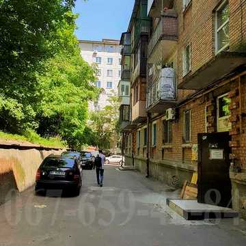 Мечникова. Кловская. Печерск. Продам 3х ком квартиру.
