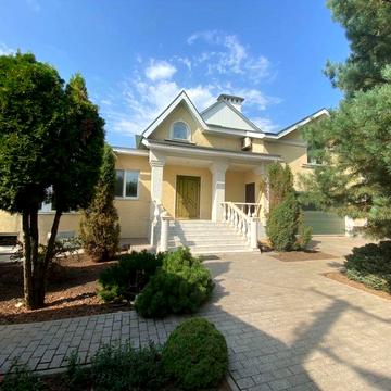 Срочно! Продам дом 380 кв.м  Покровский район Кривой Рог