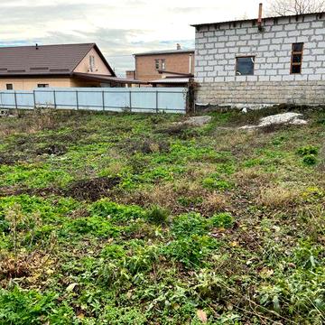 Ділянка у місті під будинок, котедж.